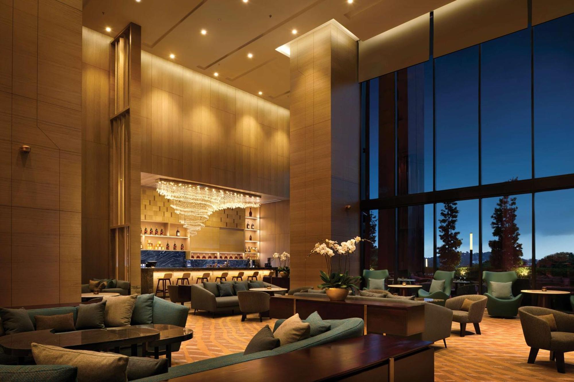 Doubletree By Hilton Shah Alam I-City Buitenkant foto The lounge at the hotel
