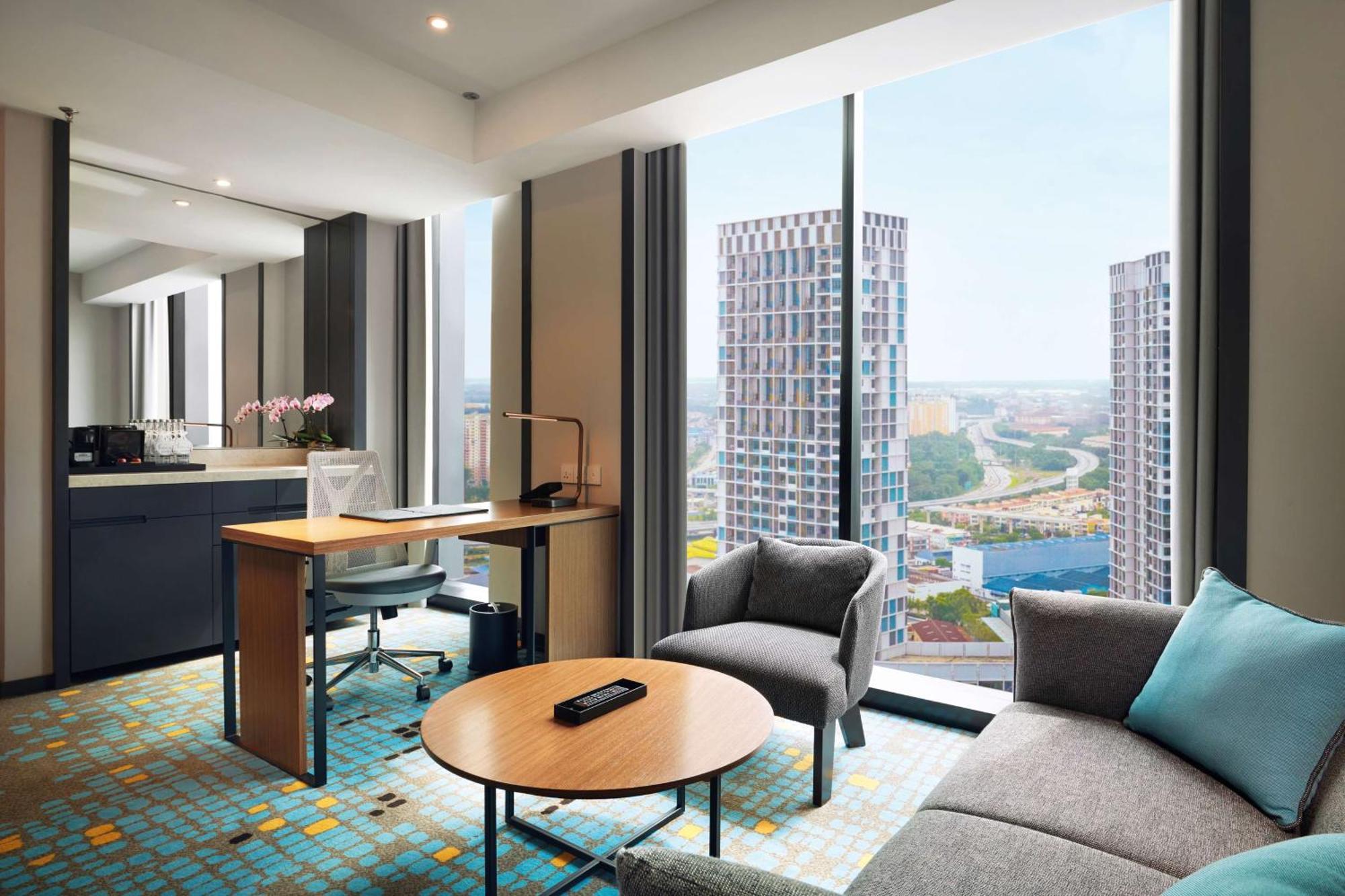 Doubletree By Hilton Shah Alam I-City Buitenkant foto A suite at the hotel