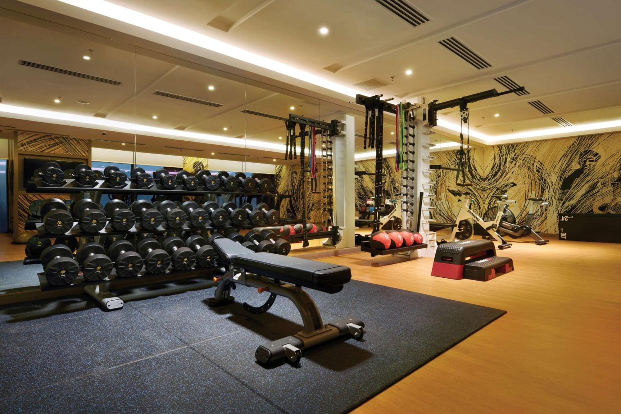 Doubletree By Hilton Shah Alam I-City Buitenkant foto The gym at The Landmark
